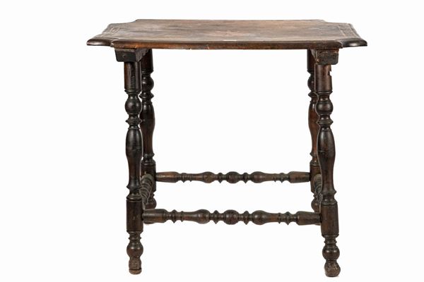 Bolognese center table