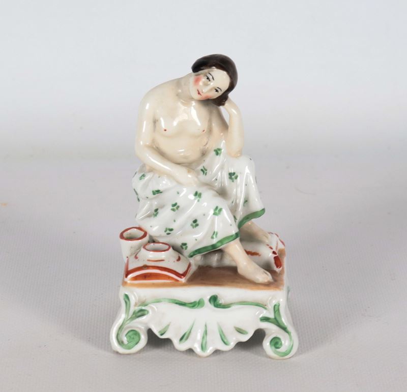 Antico calamaio in porcellana Vecchia Parigi con statuina di "Nudo di donna". Secolo XIX