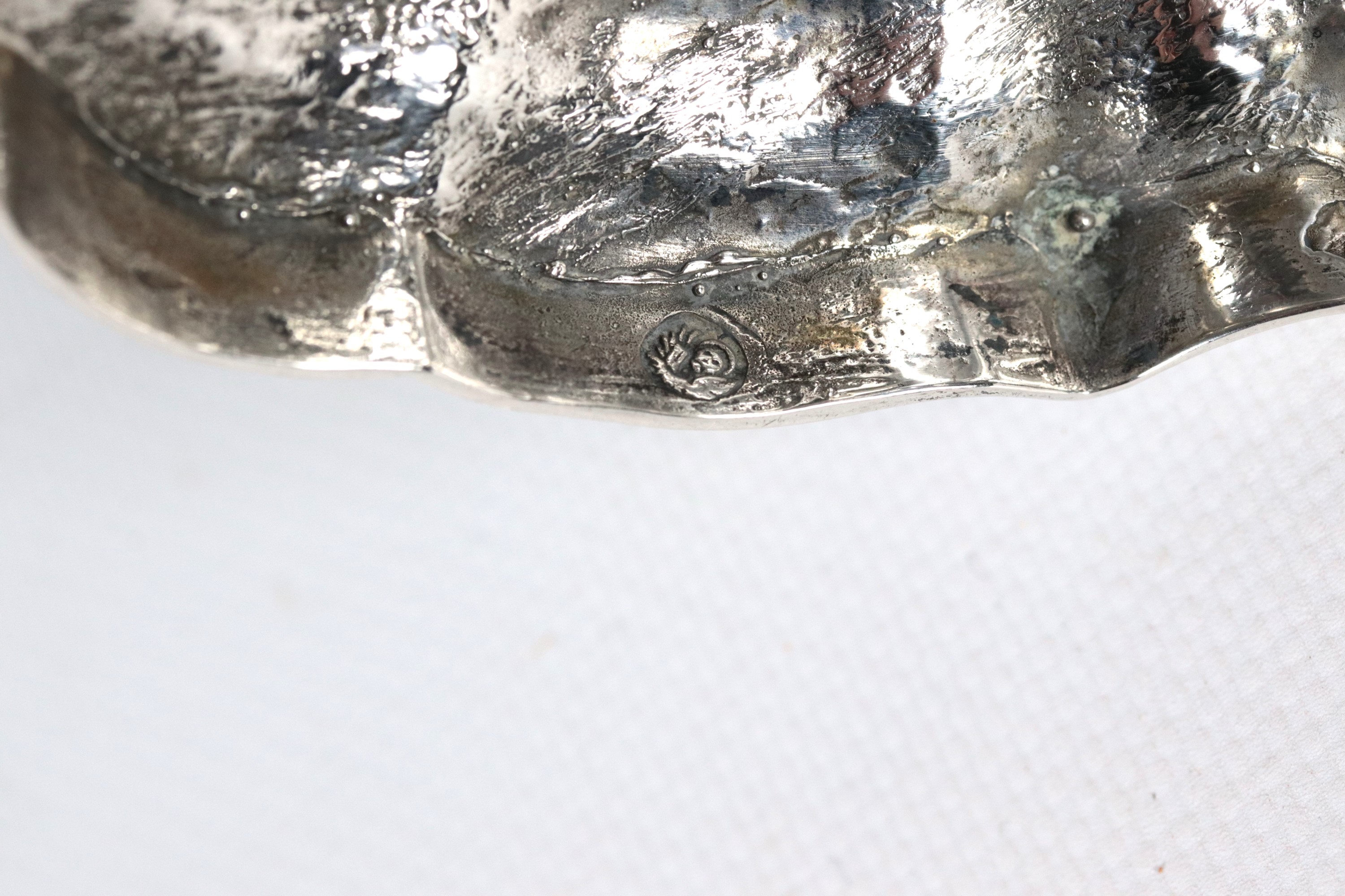 Coppia di antichi candelabri in argento, gr. 1490