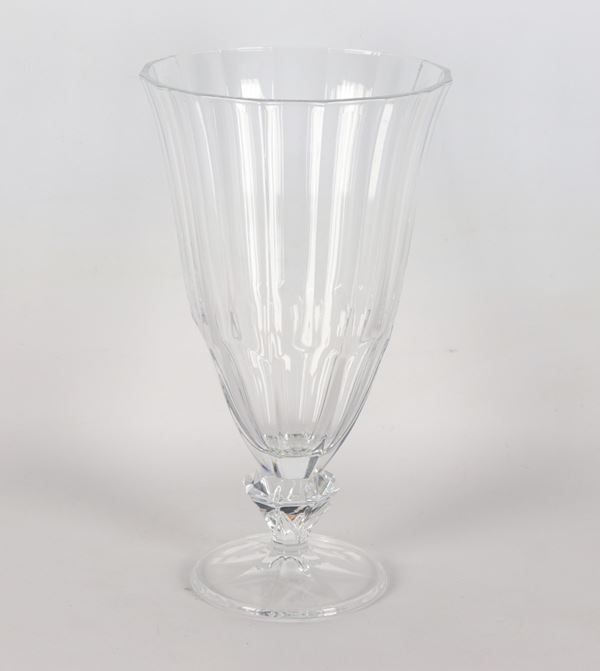 Vaso portafiori in cristallo a forma di anfora