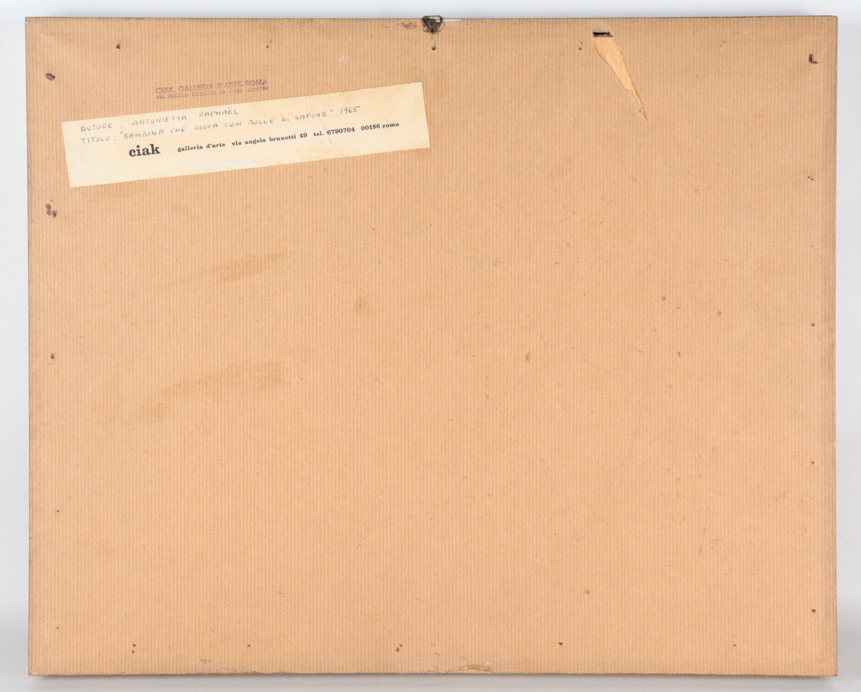 Firmato. "Bambina che gioca con bolle di sapone" 1965, piccolo dipinto ad olio in cornice a bache...