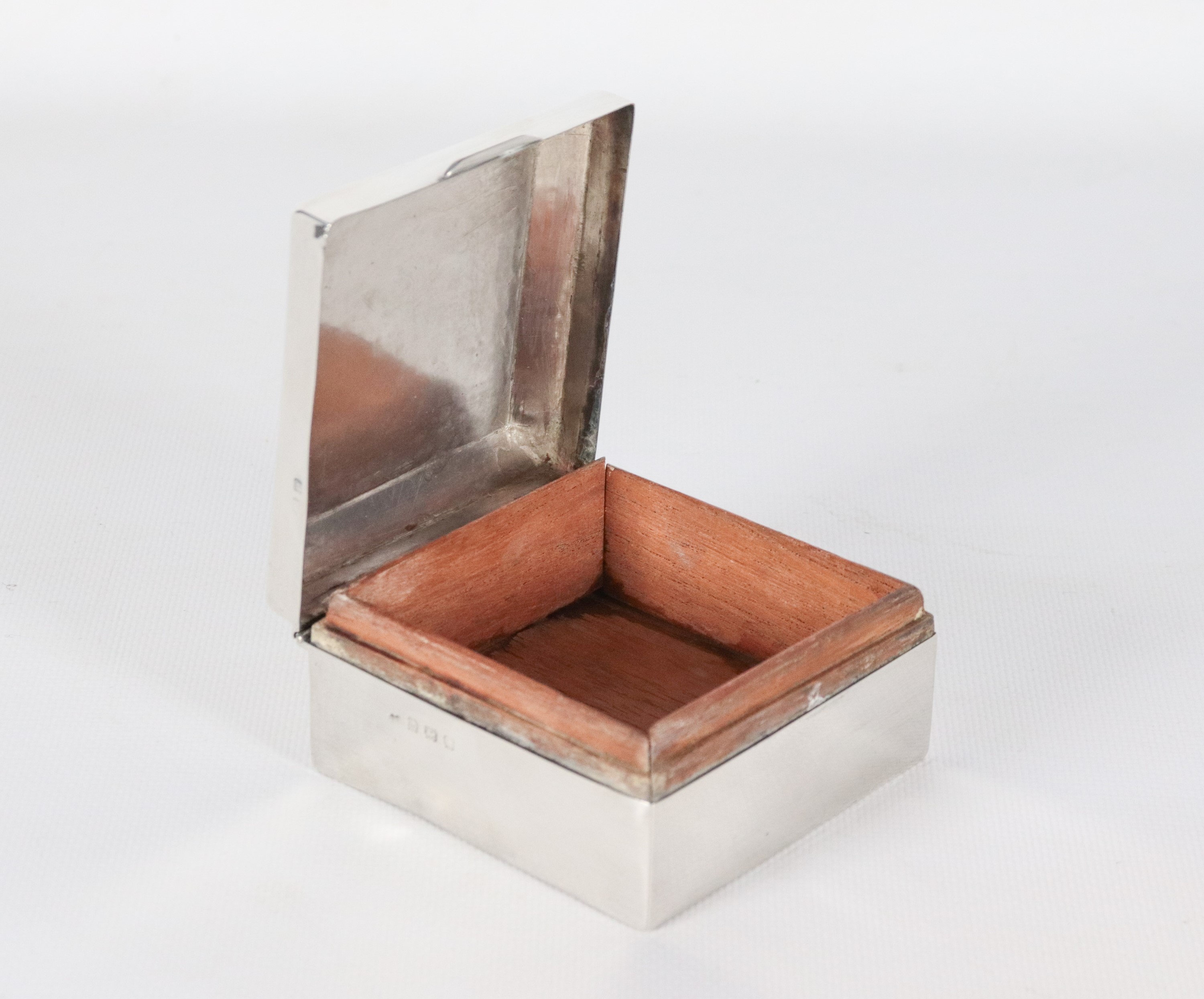 Antica scatola portasigarette inglese Giorgio V in argento e legno. Bolli Birmingham 1921