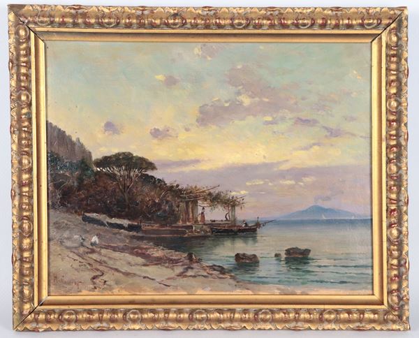 Pittore Italiano XIX Secolo - Firmato. "Marina con scorcio di costa, barca con pescatori e Vesuvio sullo sfondo", piccolo dipinto ad olio su tavoletta in cornicetta in legno dorato e intagliato