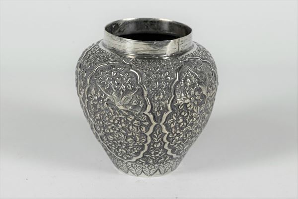 Jar in silver
