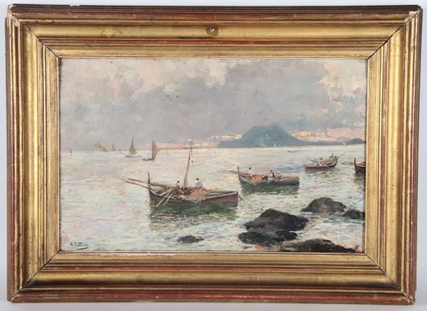 Attilio Pratella - Reca la firma di. "Veduta del Golfo di Napoli con barche e pescatori", piccolo dipinto ad olio su tavoletta in cornice in legno dorato