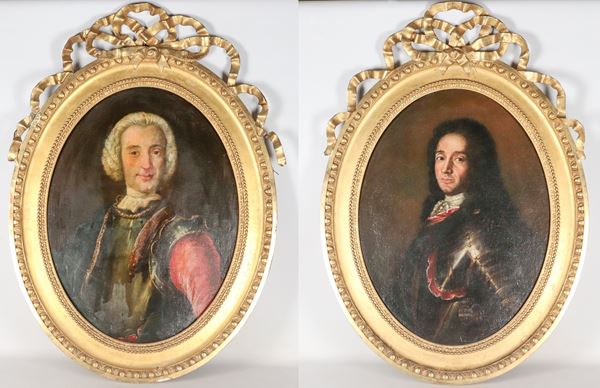 Scuola Piemontese XVIII Secolo - "Ritratti di nobiluomini", coppia di dipinti ovali ad olio su tela in antica cornice in legno dorato e intagliato a motivi Luigi XVI