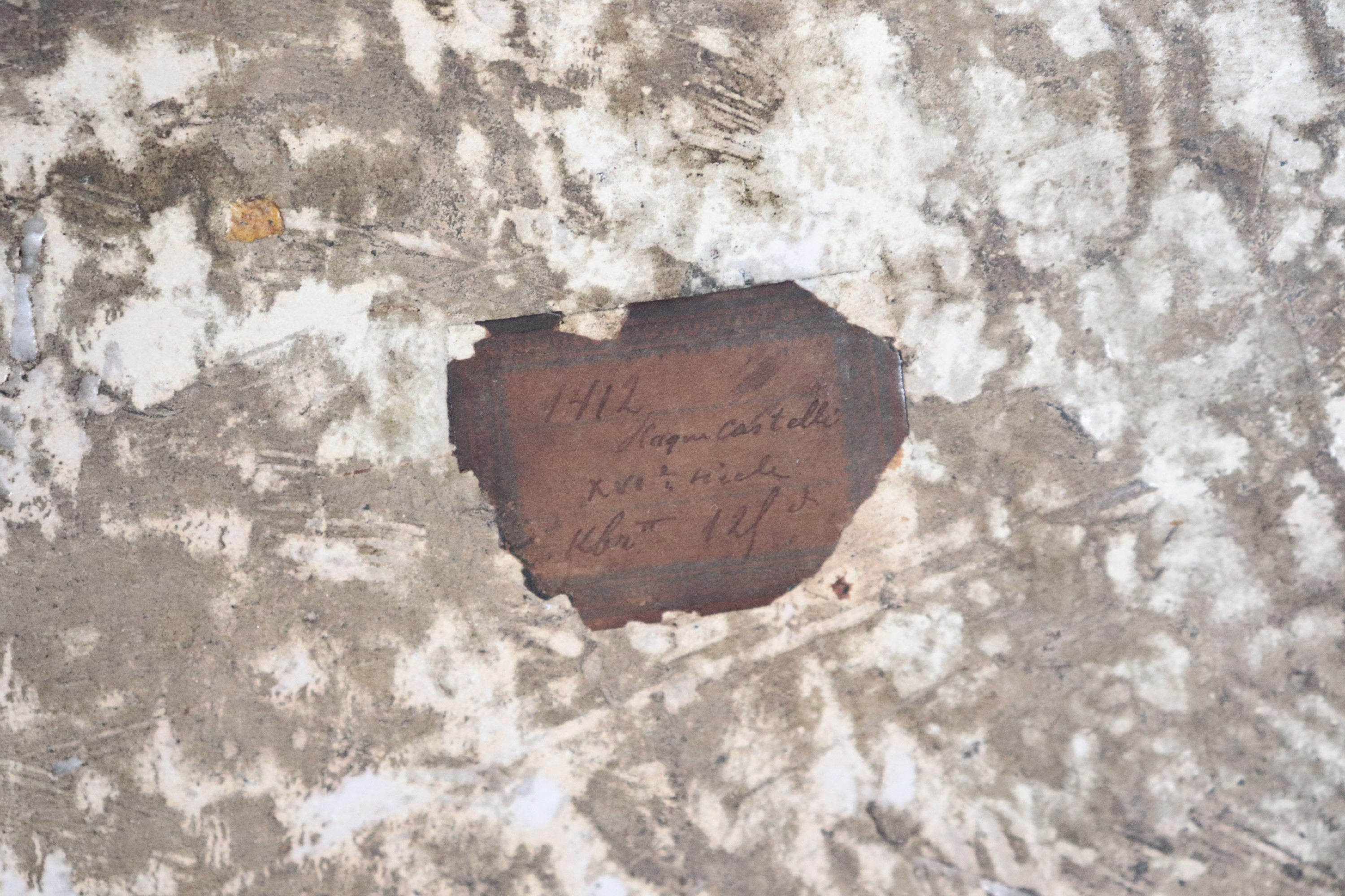 "Caino e Abele", antica mattonella in maiolica policroma lustrata di Castelli, probabilmente attr...