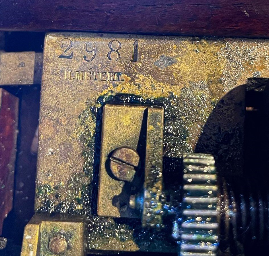 An Henri Métert Cylinder Music Box, Swiss, circa 1850, sul piano interno stampigliatura H. Métert...