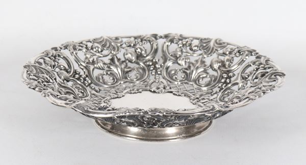 Piccolo centrotavola tondo in argento, gr. 180