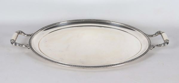 Oval silver tray, gr. 1235