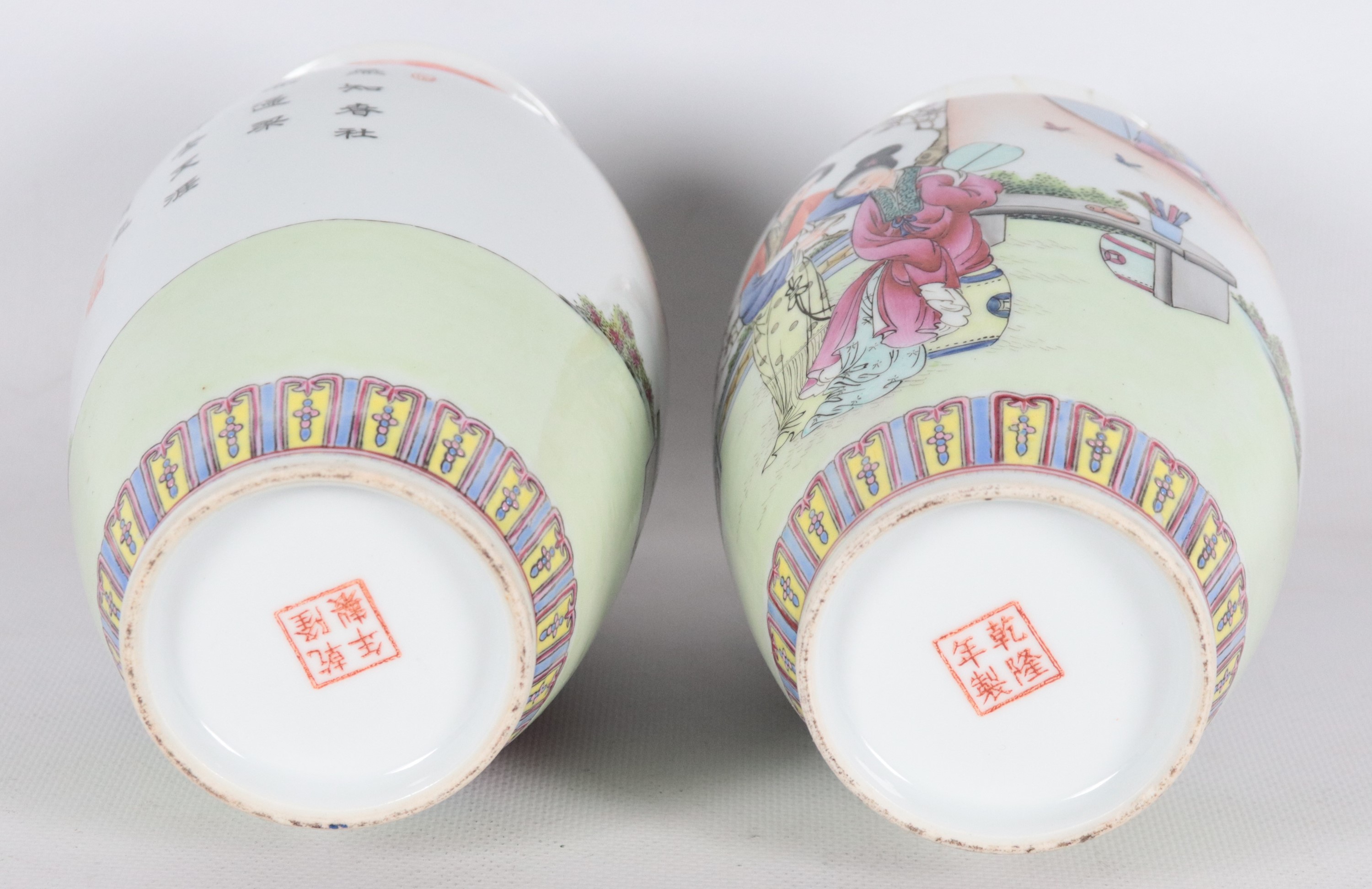 Coppia di piccoli vasi cinesi in porcellana