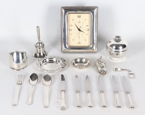 Lot of chiseled and embossed silver (17 pcs.), 450 gr.