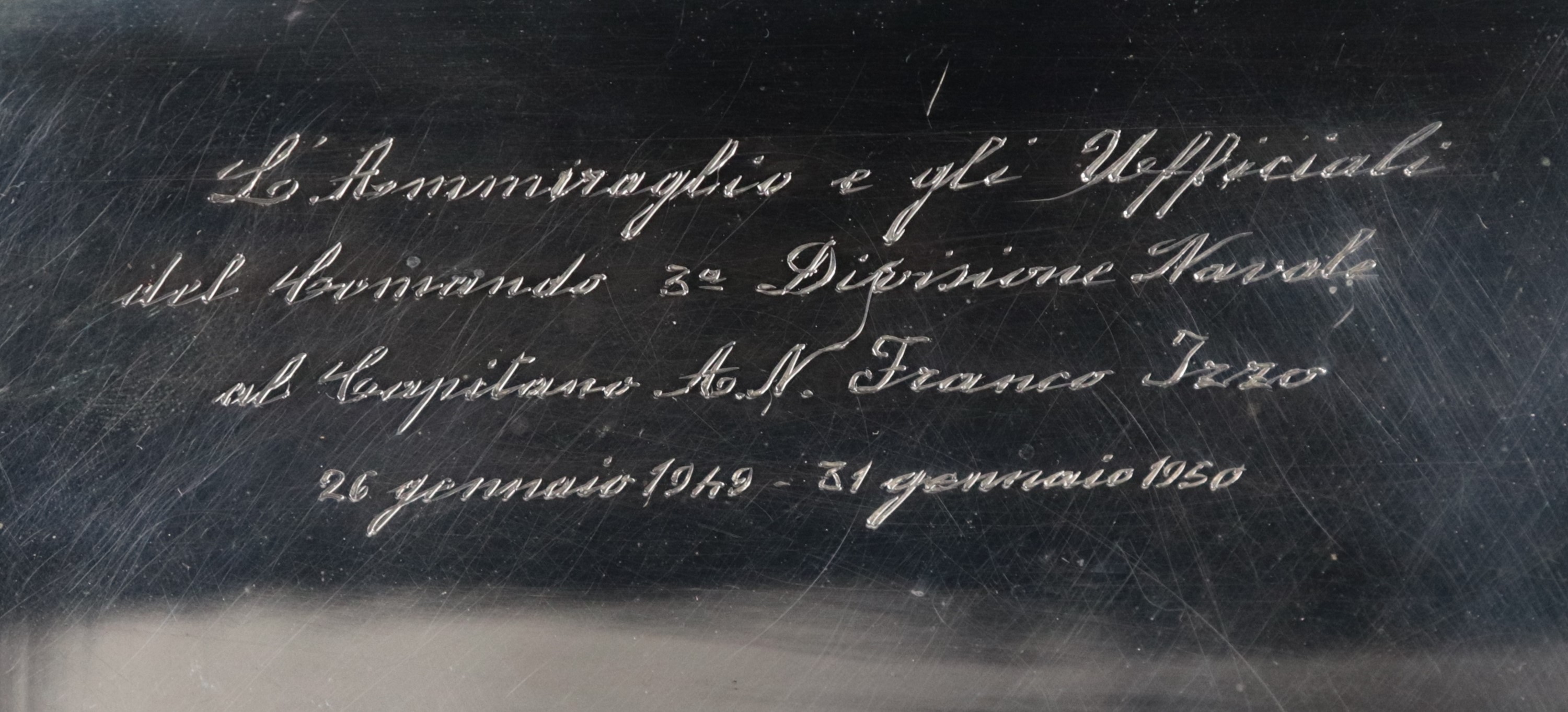 Lotto di due portasigarette in argento guillochè, gr. 335