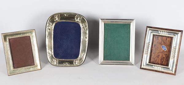 Lotto di quattro piccole cornici portaritratti in argento 