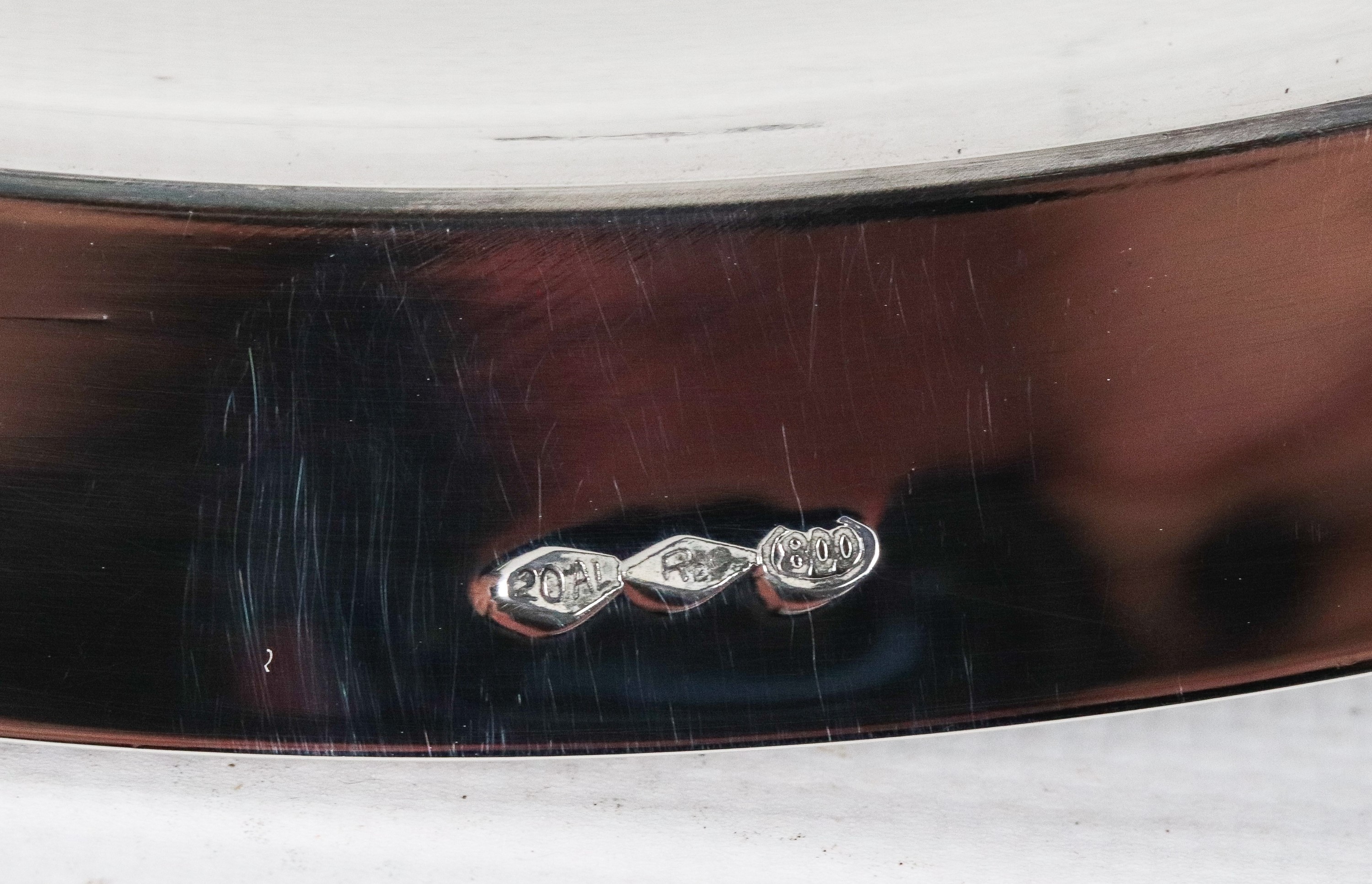 Grande legumiera tonda in argento, gr. 1760