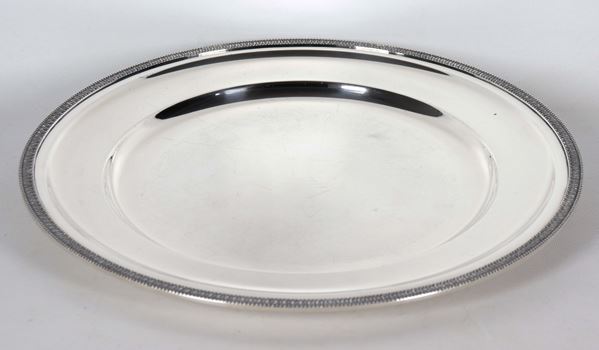 Grande piatto tondo da portata in argento, gr. 1140