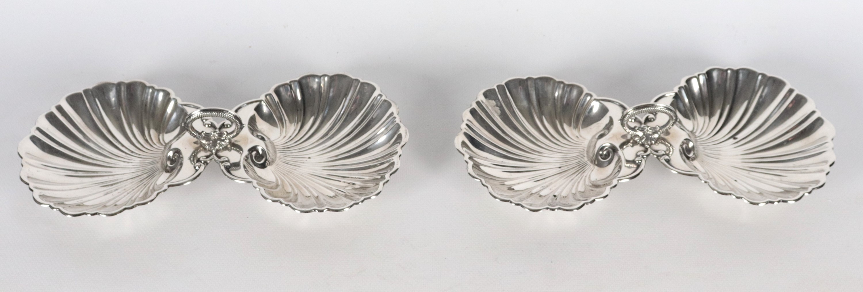 Coppia di portabonbon in argento Sterling 925 a forma di conchiglie, gr. 400
