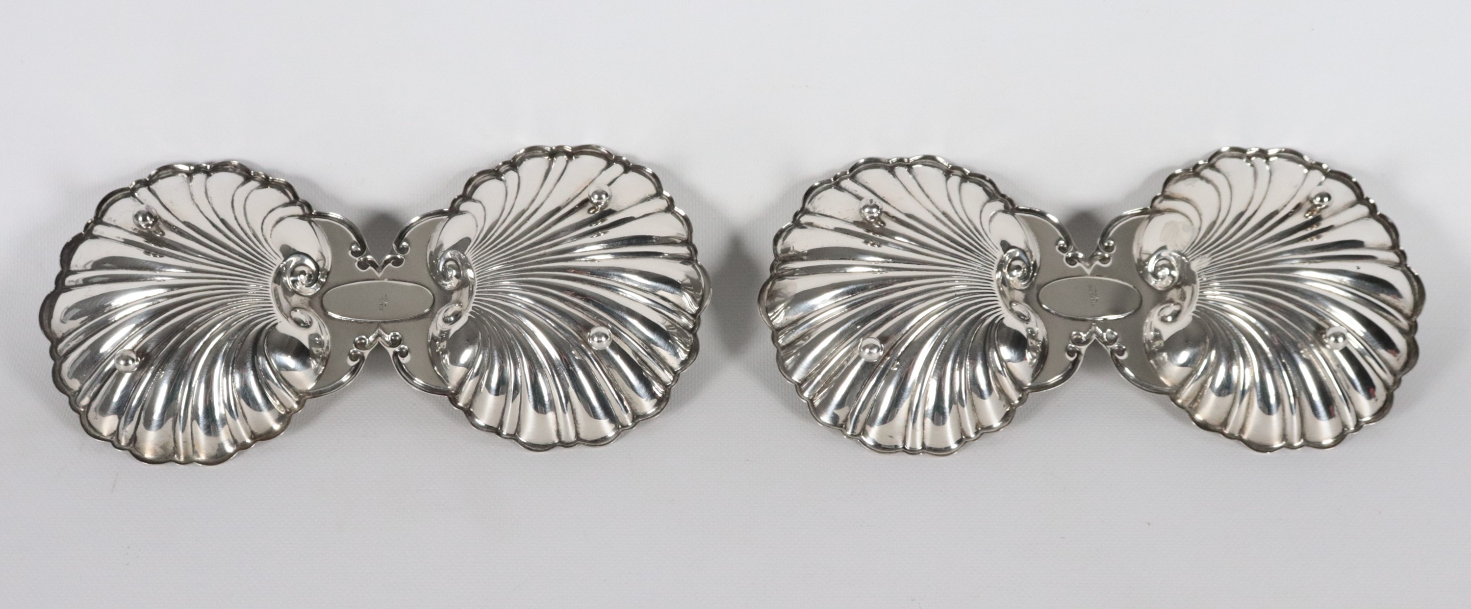 Coppia di portabonbon in argento Sterling 925 a forma di conchiglie, gr. 400