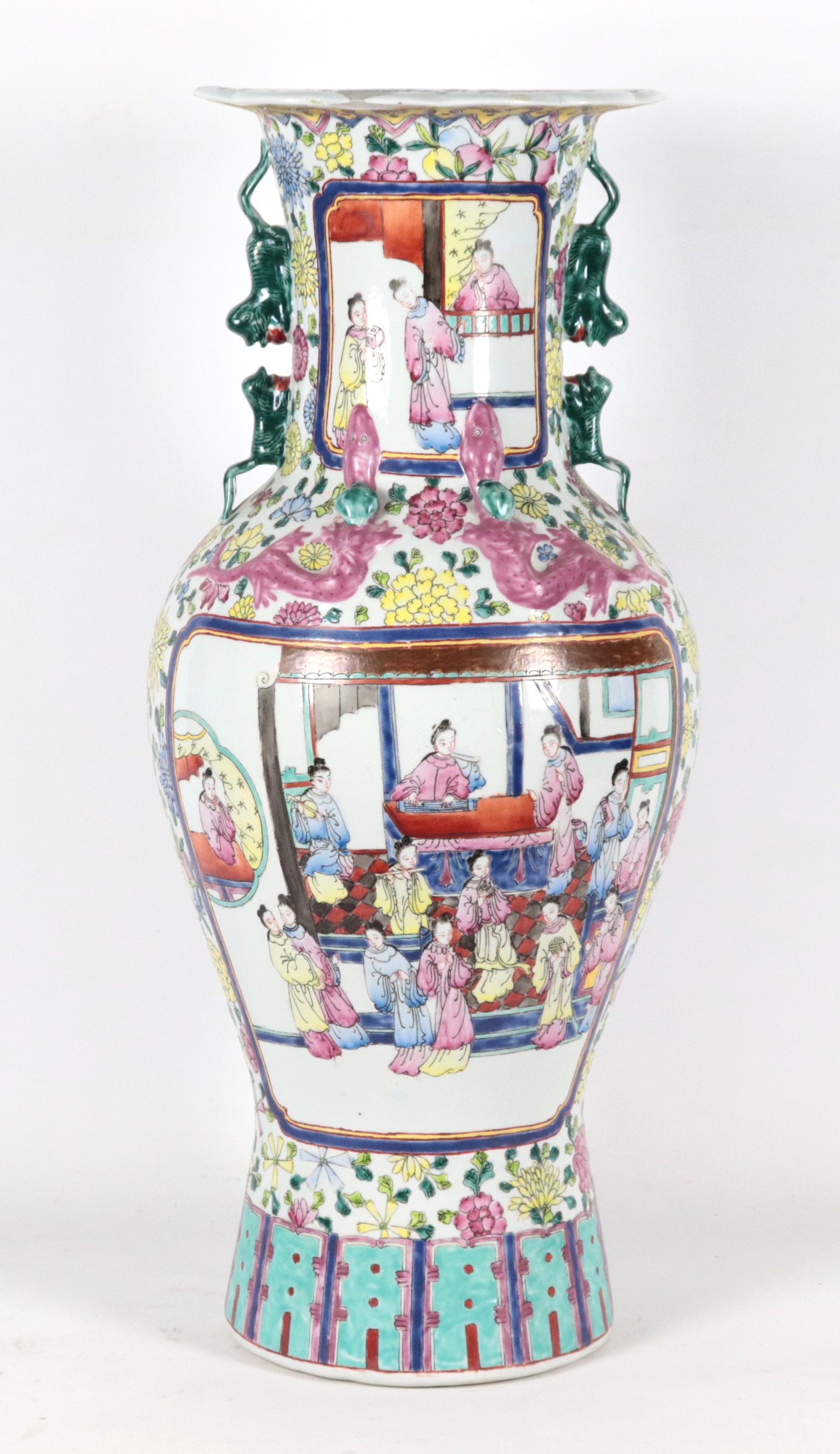 Vaso cinese Canton in porcellana smaltata e policroma con scene di vita di corte