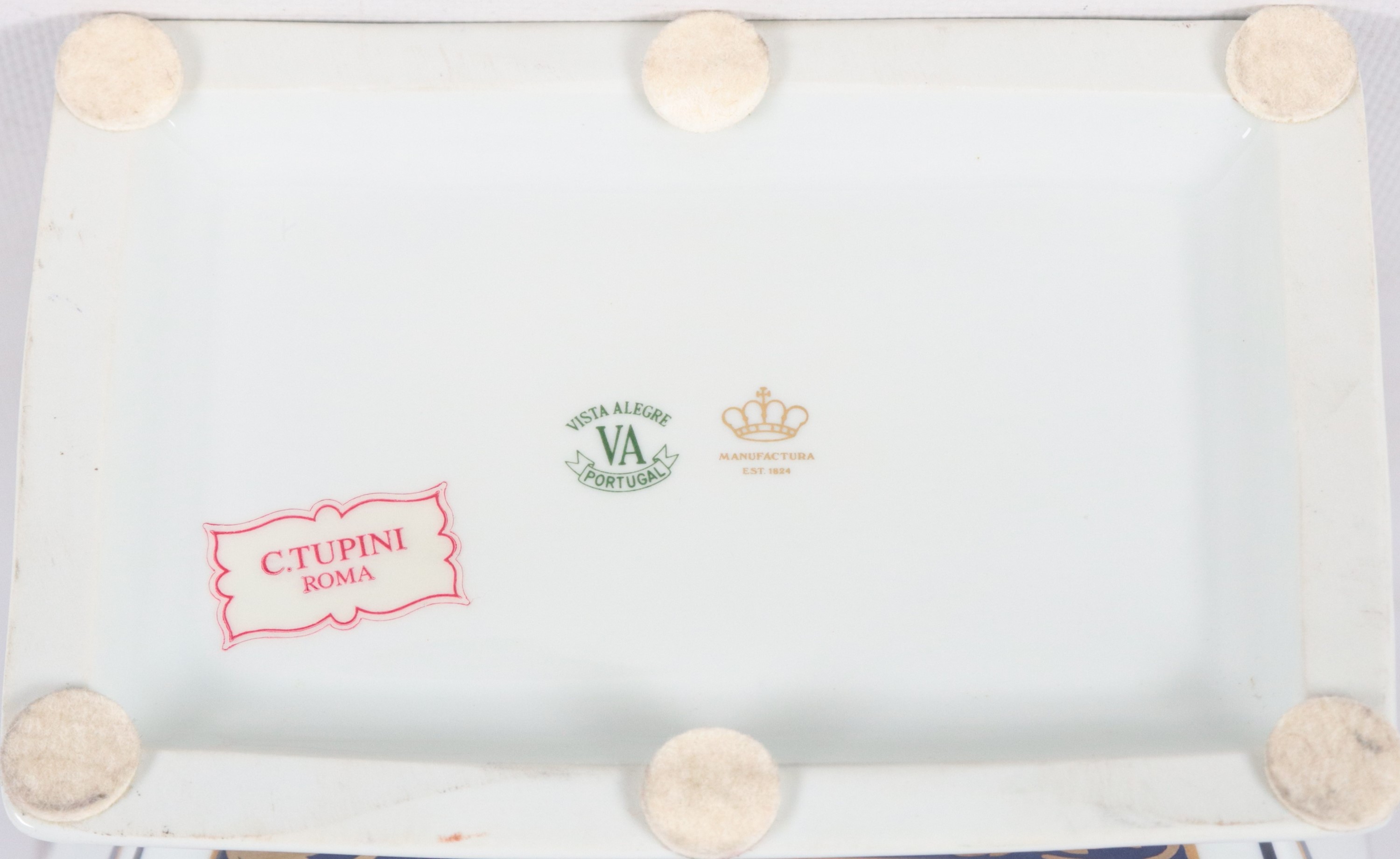 Vaso ad anfora con coperchio in porcellana portoghese