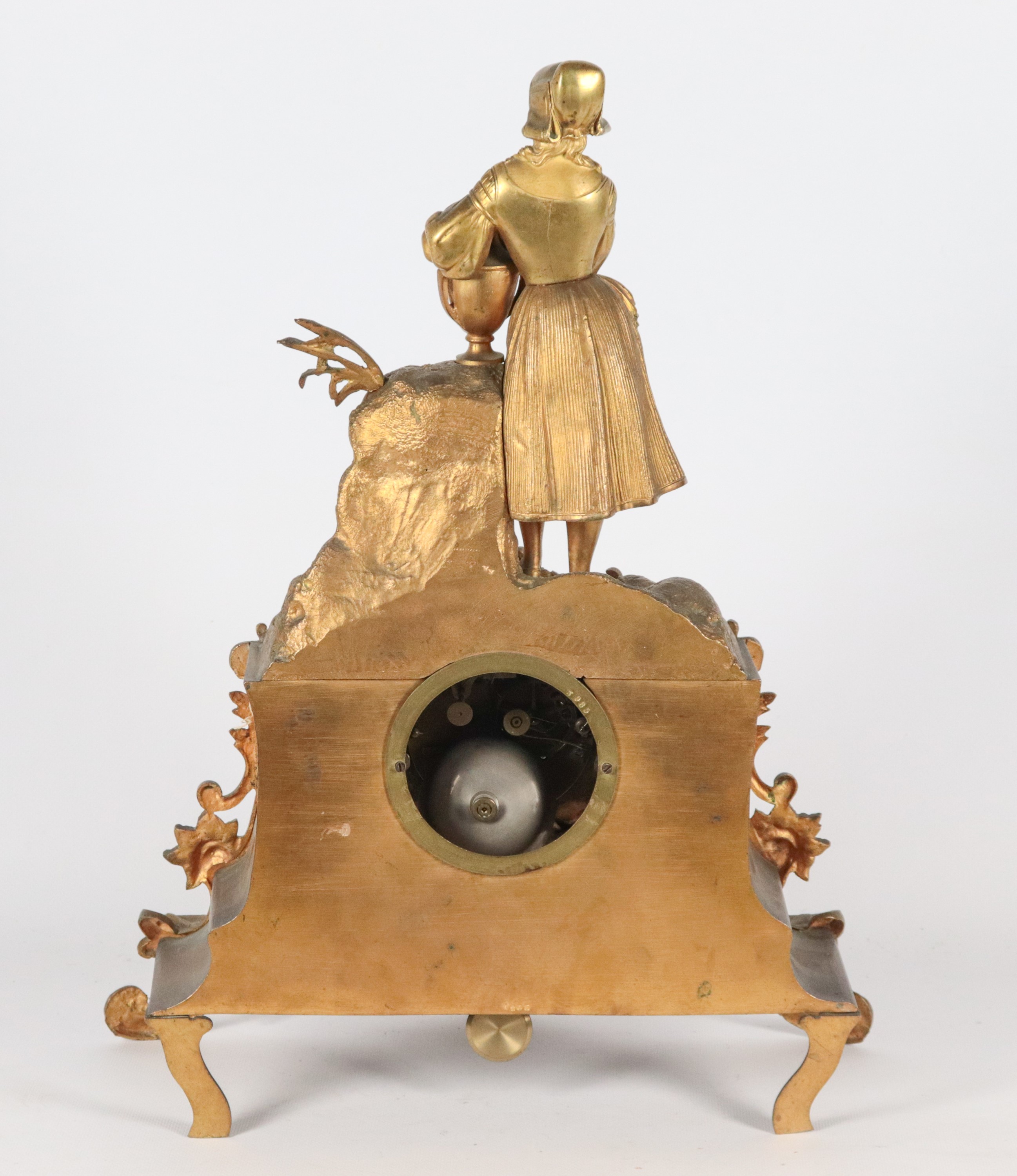 Antica pendola da tavolo Luigi Filippo in bronzo dorato, sbalzato e cesellato