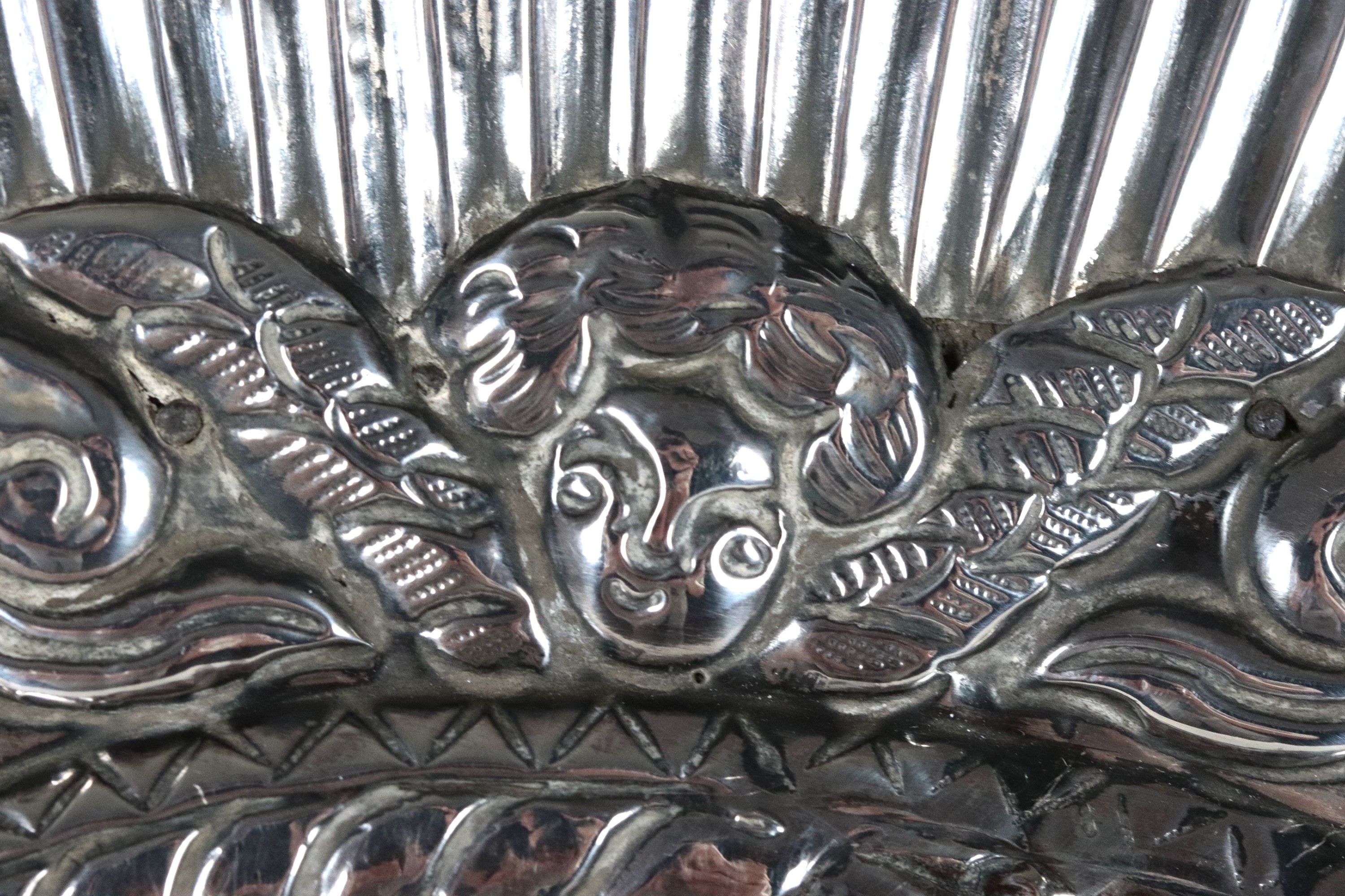 Cornice da tavolo orientale in argento