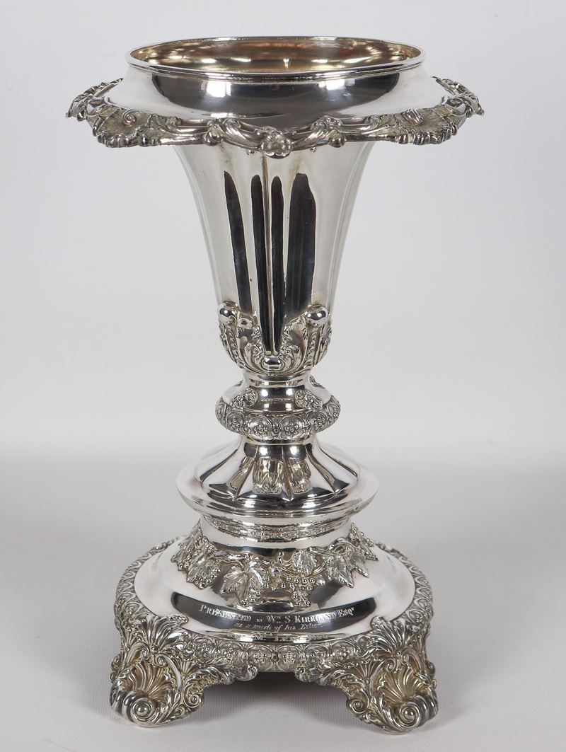 Antico centrotavola Giorgio III in argento, gr. 1858