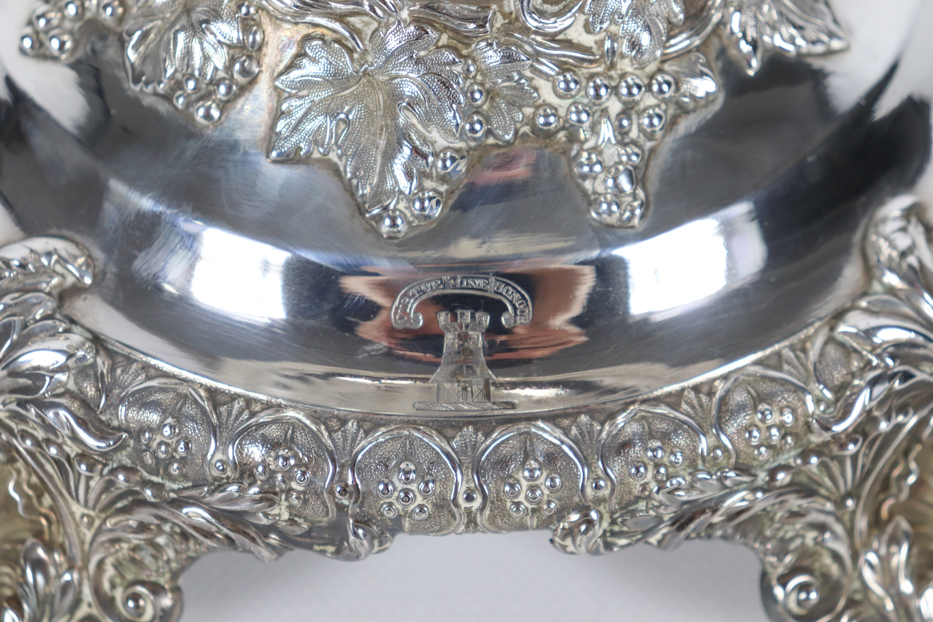 Antico centrotavola Giorgio III in argento, gr. 1858