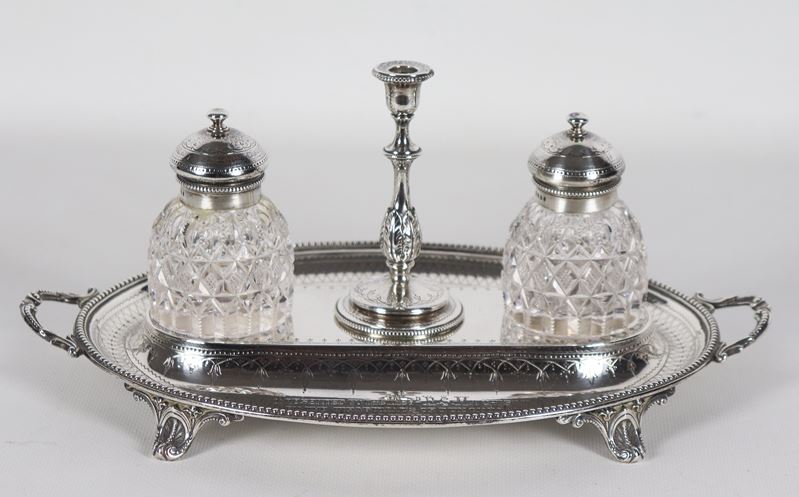Antico calamaio Epoca Regina Vittoria in argento cesellato e sbalzato, gr. 504