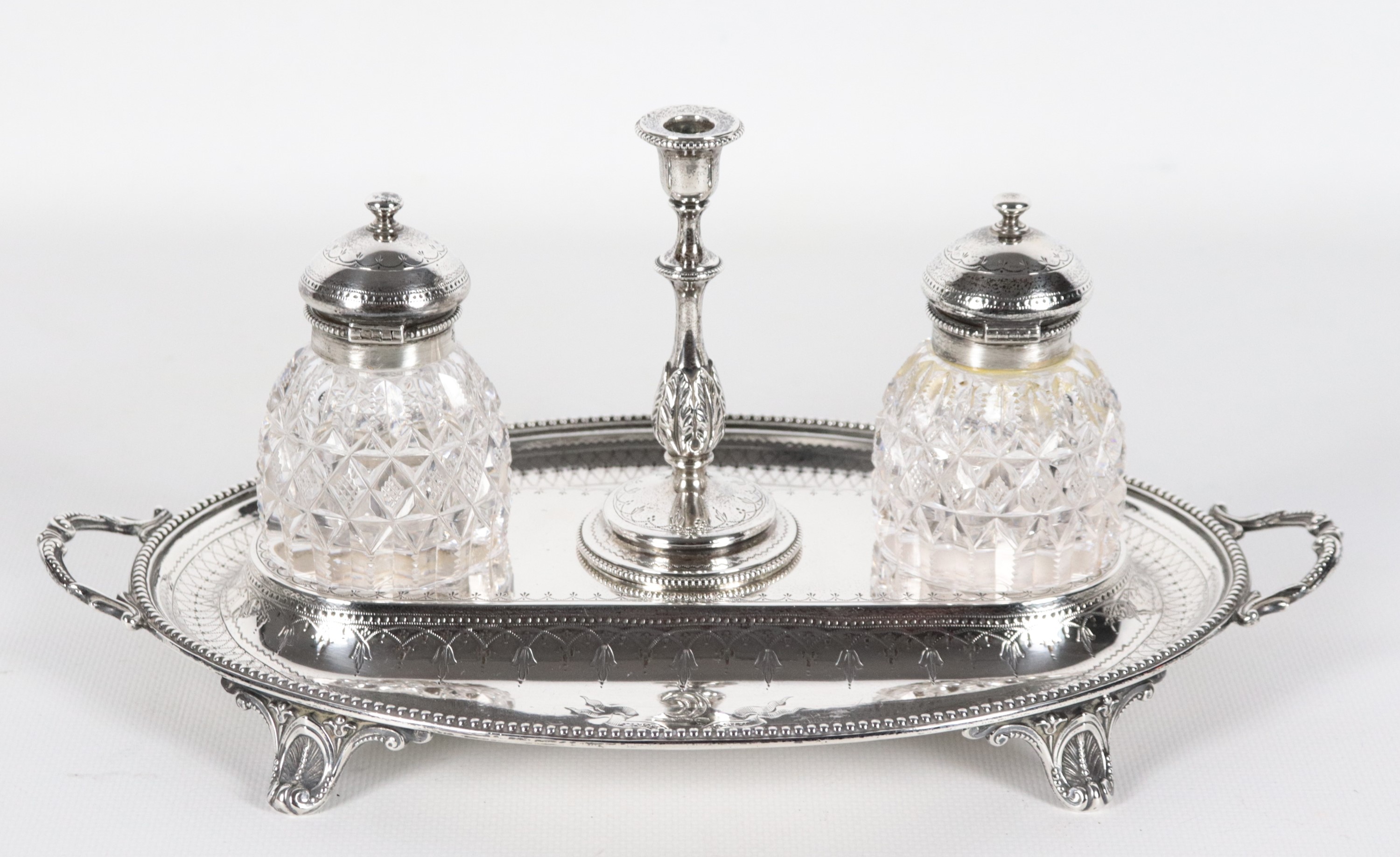 Antico calamaio Epoca Regina Vittoria in argento cesellato e sbalzato, gr. 504