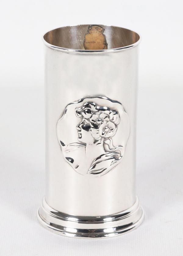 Antique George V silver glass, with embossed head of a deity, gr. 118