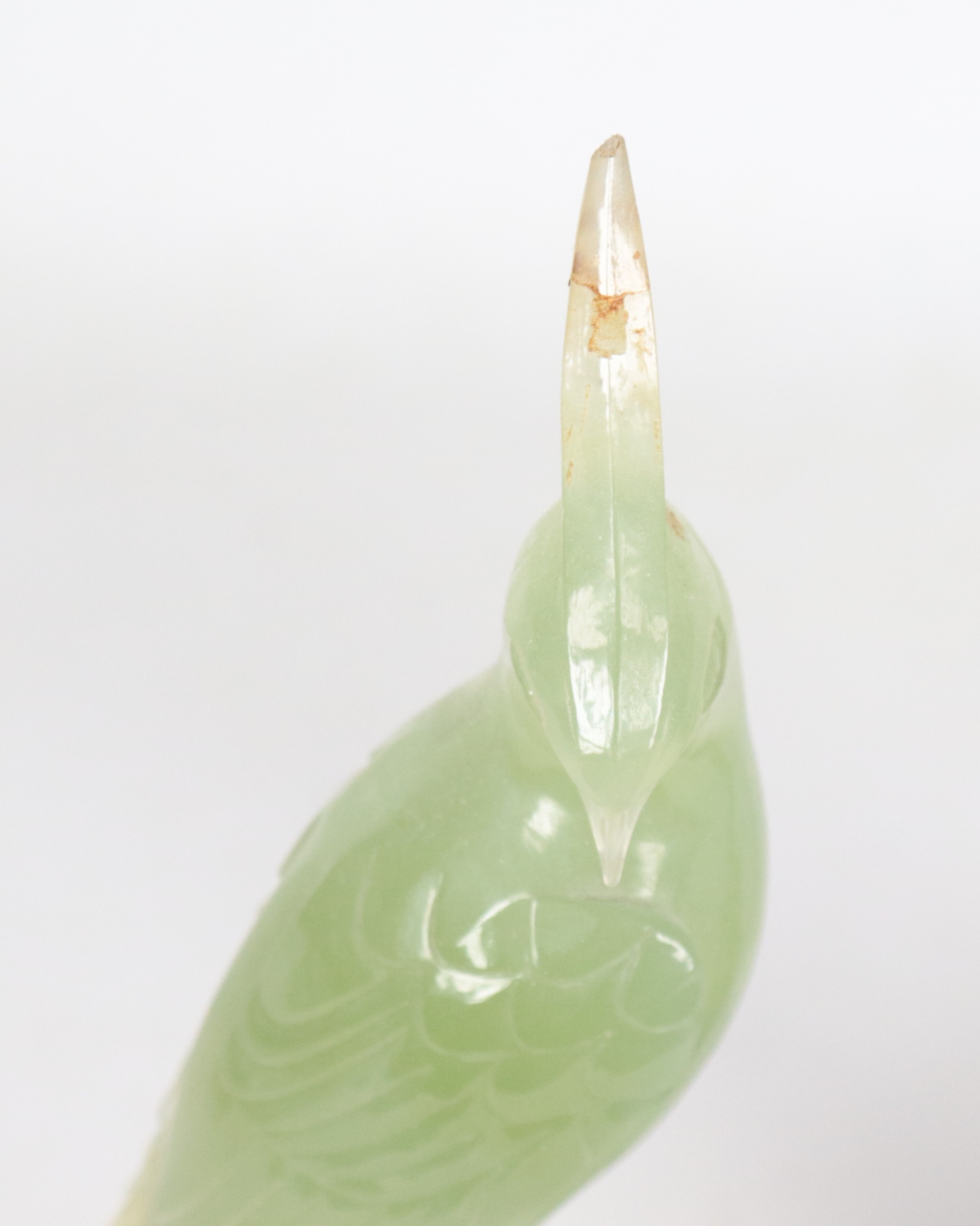 "Uccelli esotici", coppia di statuine cinesi in giada verde