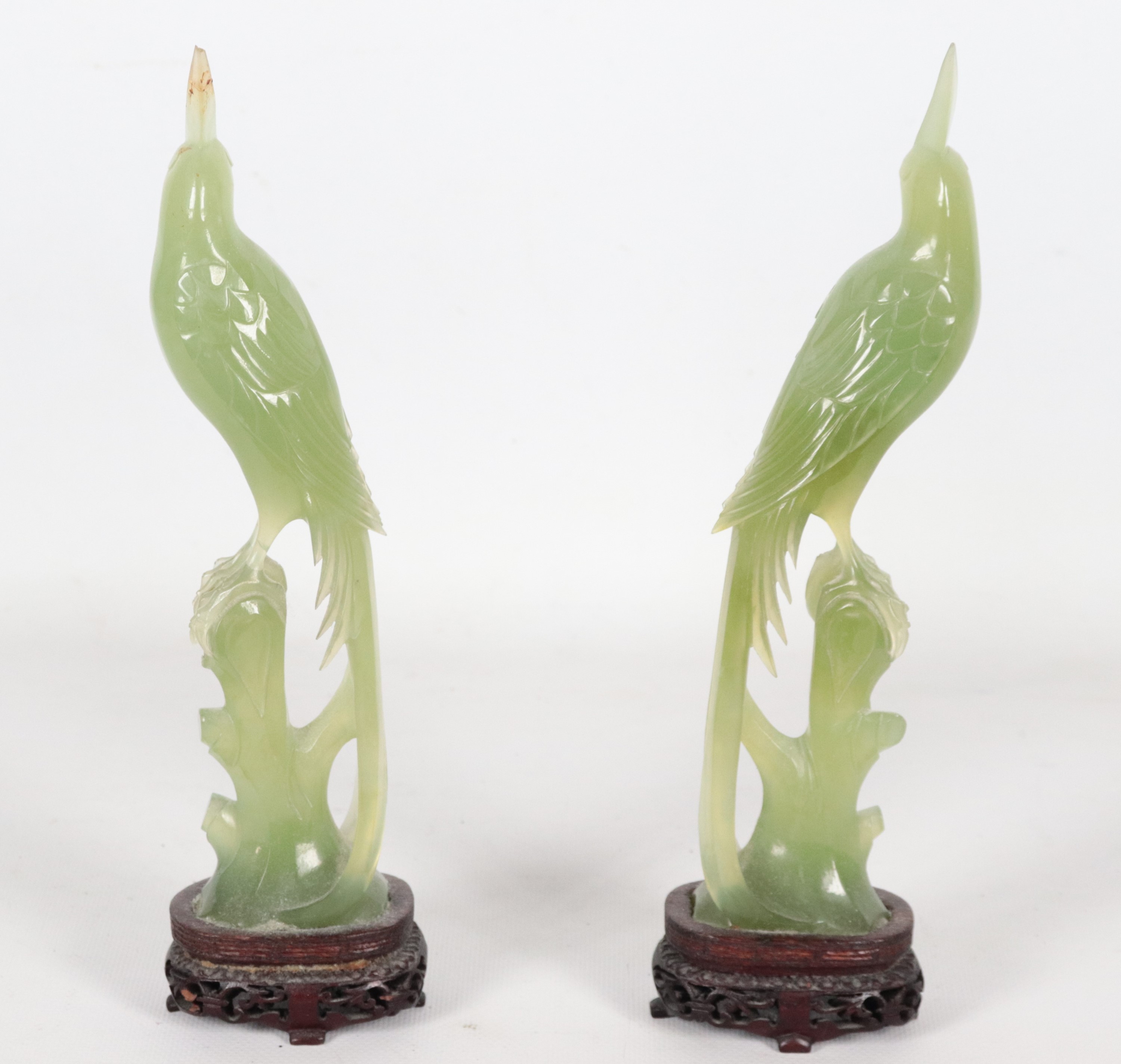"Uccelli esotici", coppia di statuine cinesi in giada verde