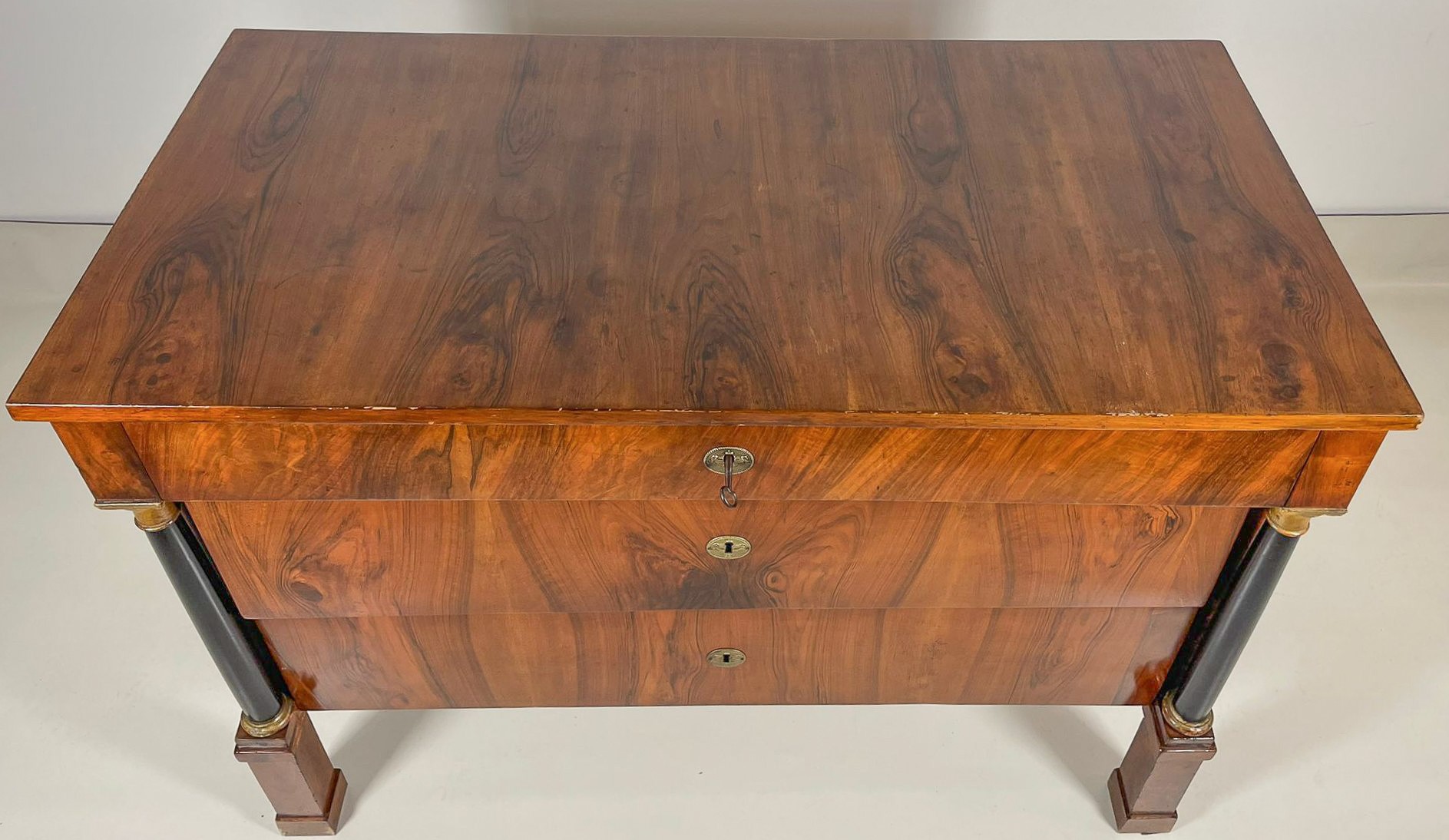 Antico cassettone toscano Impero in noce e radica di noce