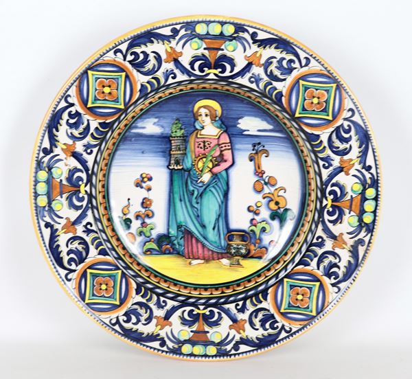 Piatto da parata in maiolica smaltata e policroma di Deruta con al centro "Santa Barbara"