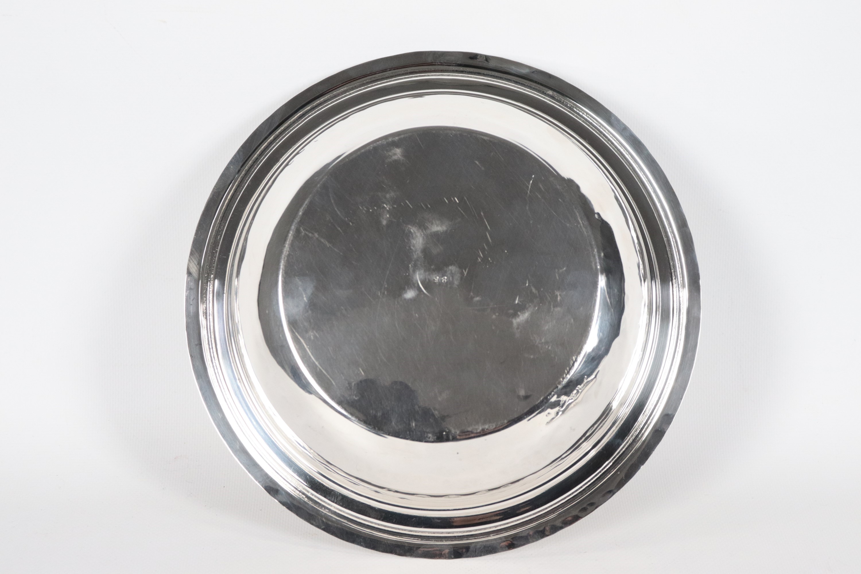 Legumiera tonda in metallo argentato, marcata Garmo