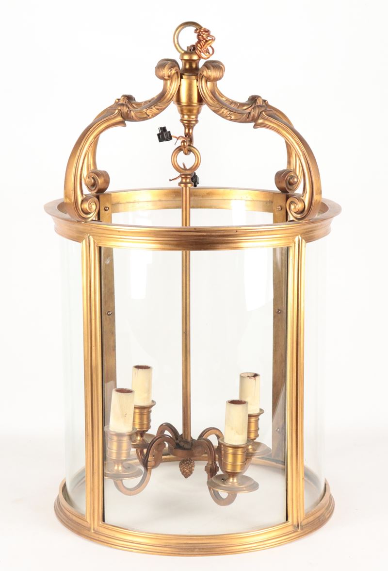 Antica lanterna francese in bronzo dorato e sbalzato