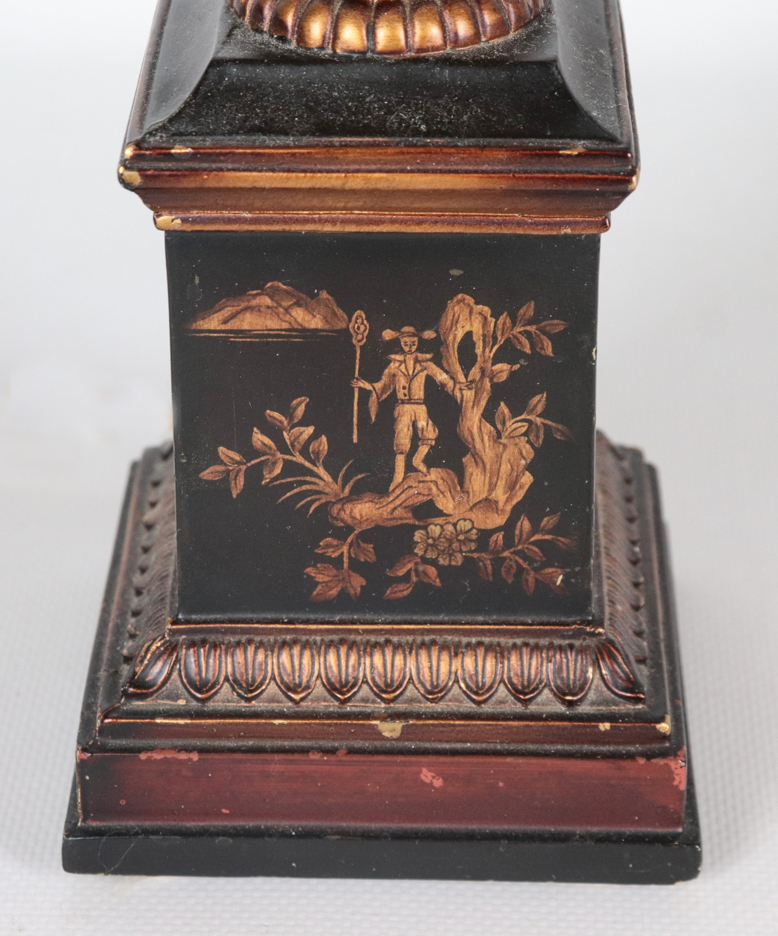 Coppia di lampade francesi a forma di anfore in legno laccato nero