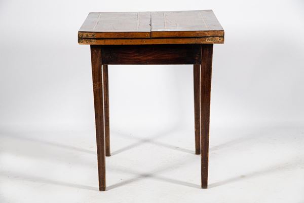 Small table in rosewood and walnut