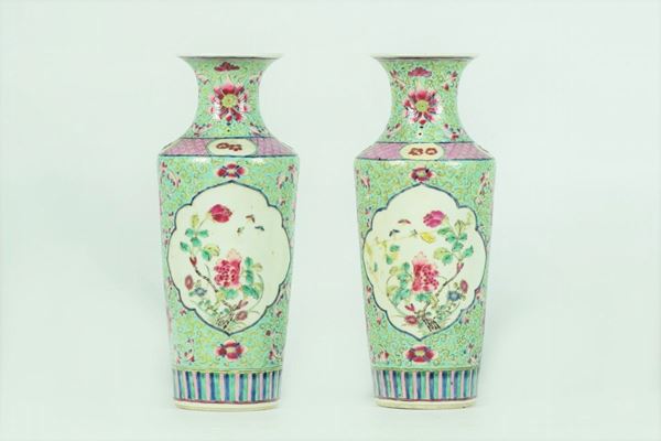 Pair of vases in glazed porcelain