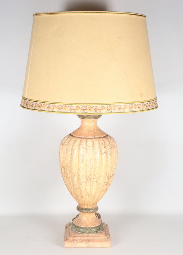 Lampada da tavolo in terracotta decorata a finto marmo