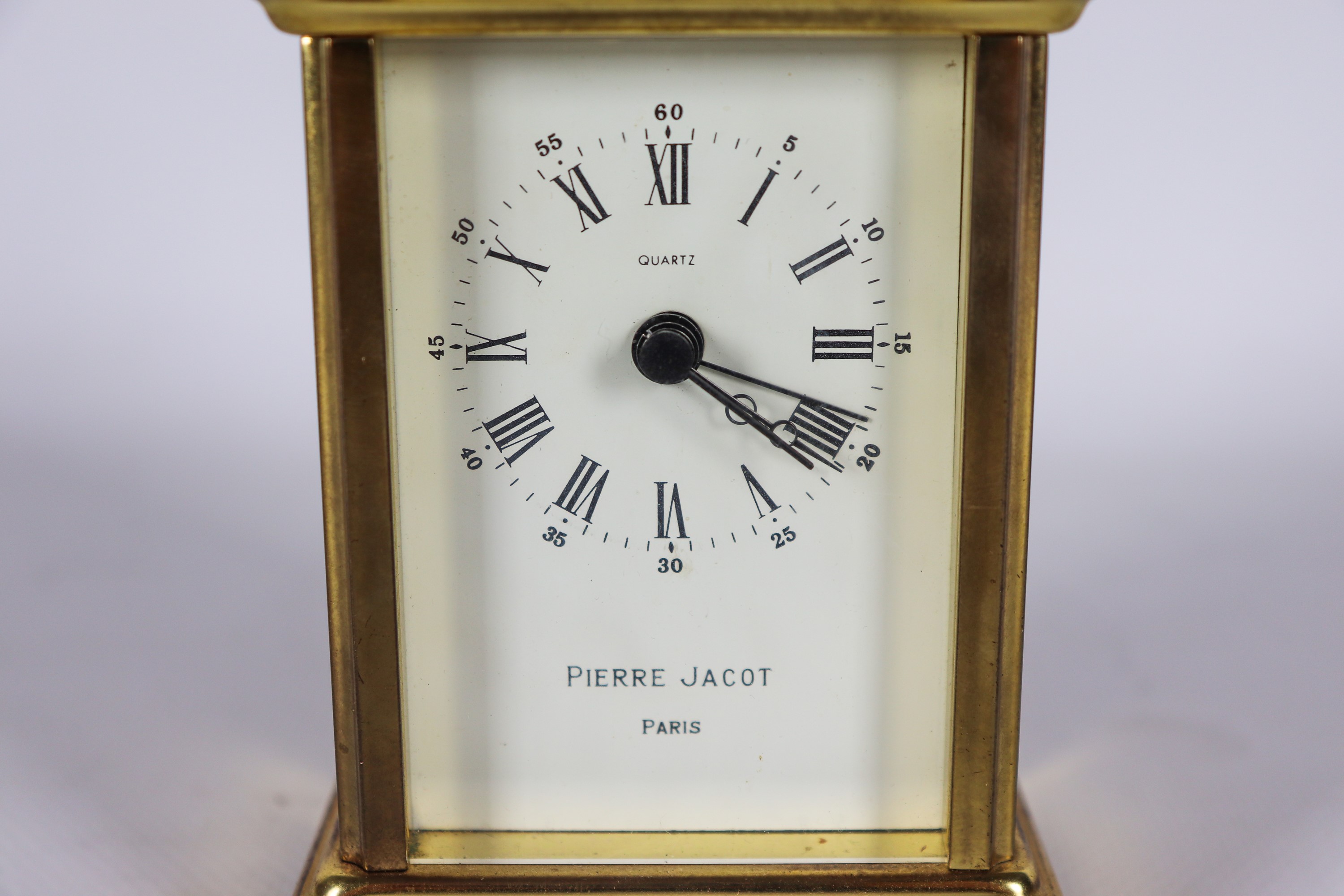 Cappuccina in metallo dorato, quadrante in smalto firmato Pierre Jacot Paris