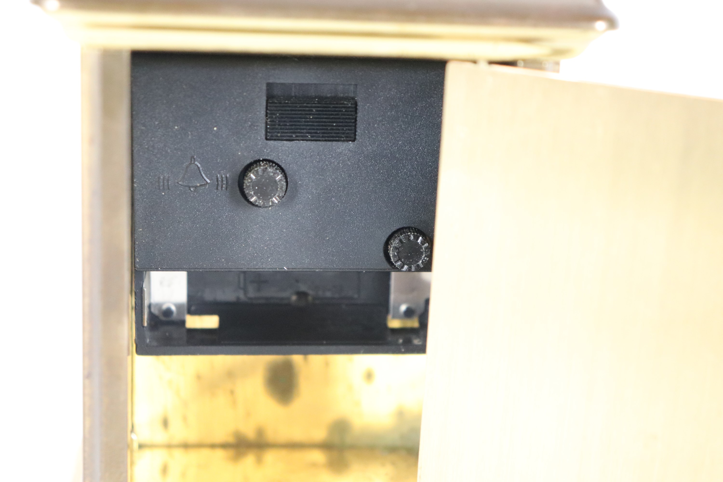 Cappuccina in metallo dorato, quadrante in smalto firmato Pierre Jacot Paris