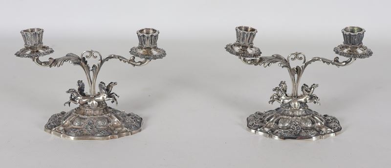 Coppia di antichi piccoli doppieri in argento, gr. 742