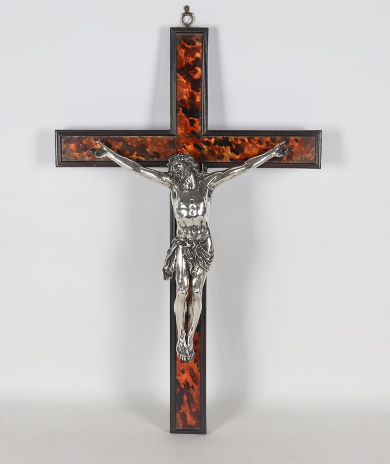 Antico crocifisso in bronzo argentato con croce decorata