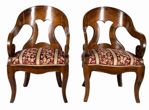 Pair of Tuscan armchairs in walnut