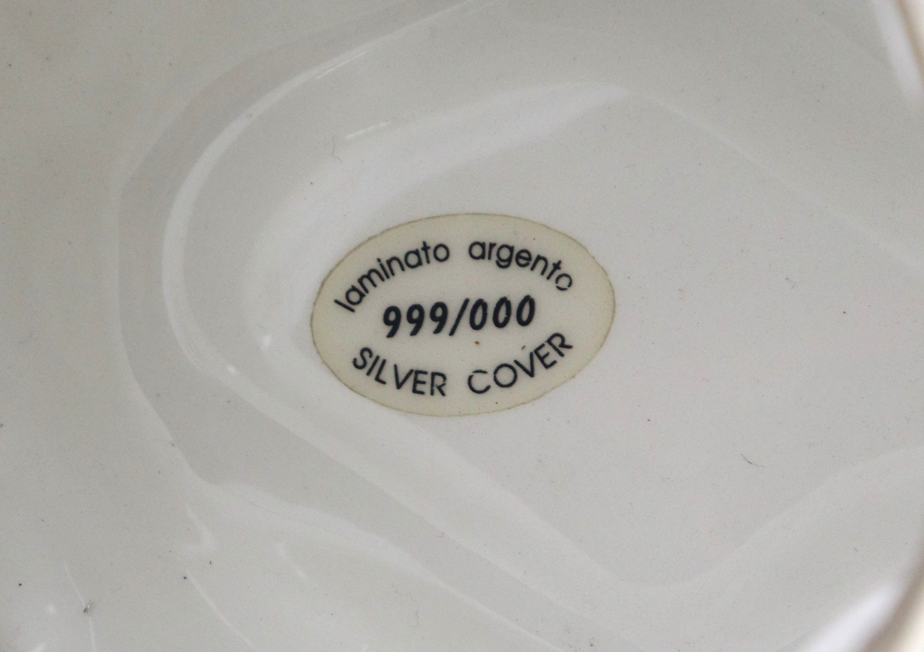 Conchiglia in ceramica rivestita in argento