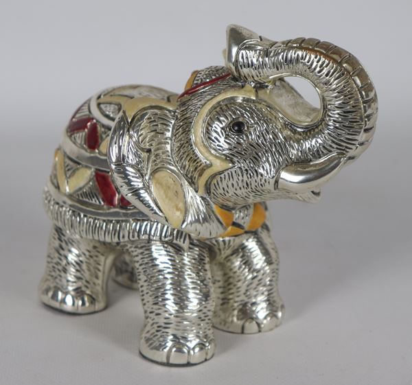 "Elefante", piccola scultura rivestita in argento con decorazioni in smalto