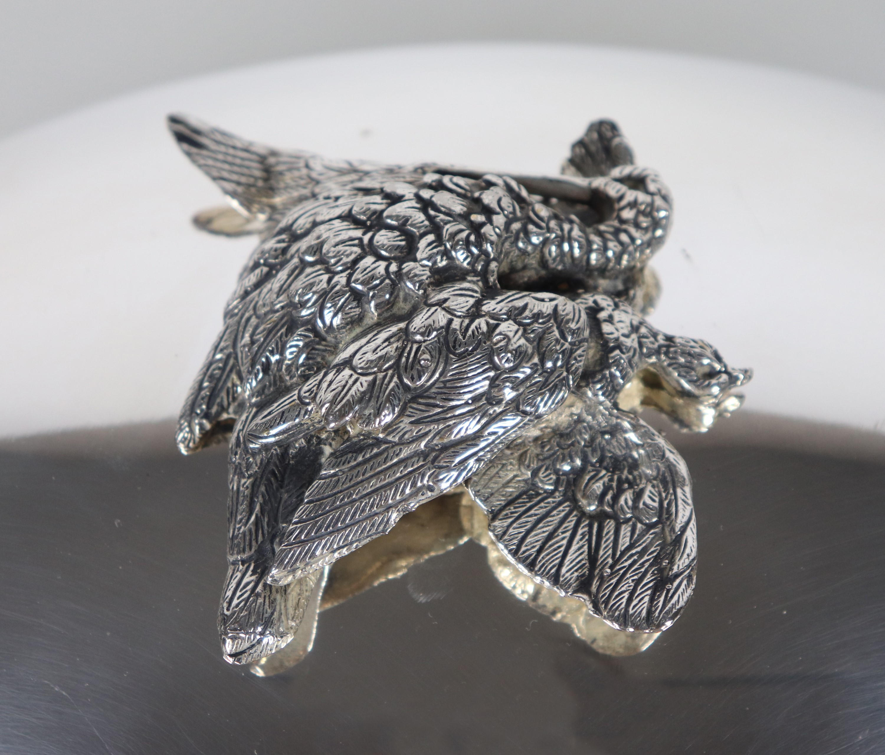 Grande legumiera per cacciagione in metallo argentato con pirofila all'interno