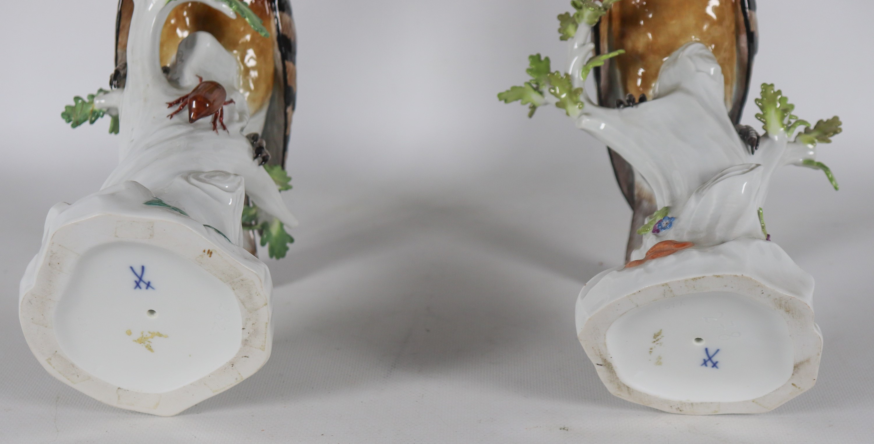 "Upupe", coppia di sculture in porcellana Meissen smaltata e policroma